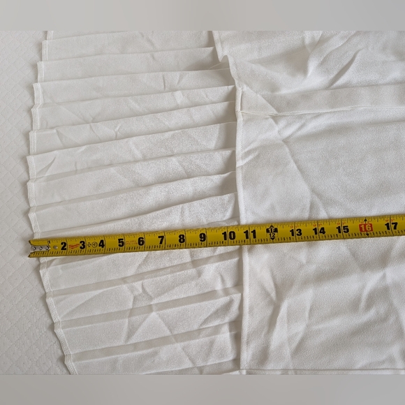 Ruti Look in the back pleated high low white blouse button down, size XL - Picture 12 of 12